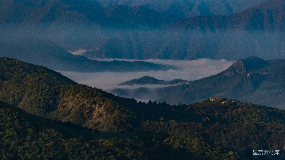 高清摄影 旅行 自然 壁纸 一座山间的峡谷