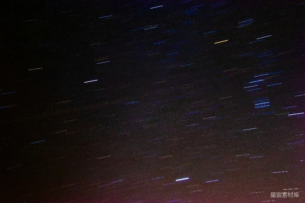 高清摄影 实验性 夜空中充满了许多星星。