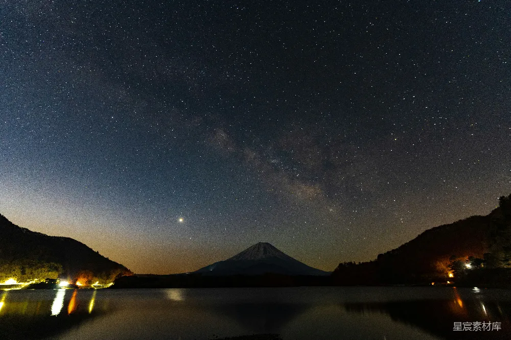 高清摄影  夜空中有山峦背景