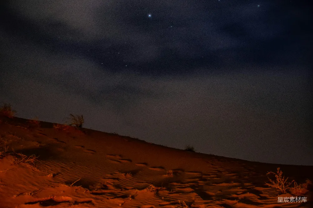 高清摄影  星夜下的棕色沙滩