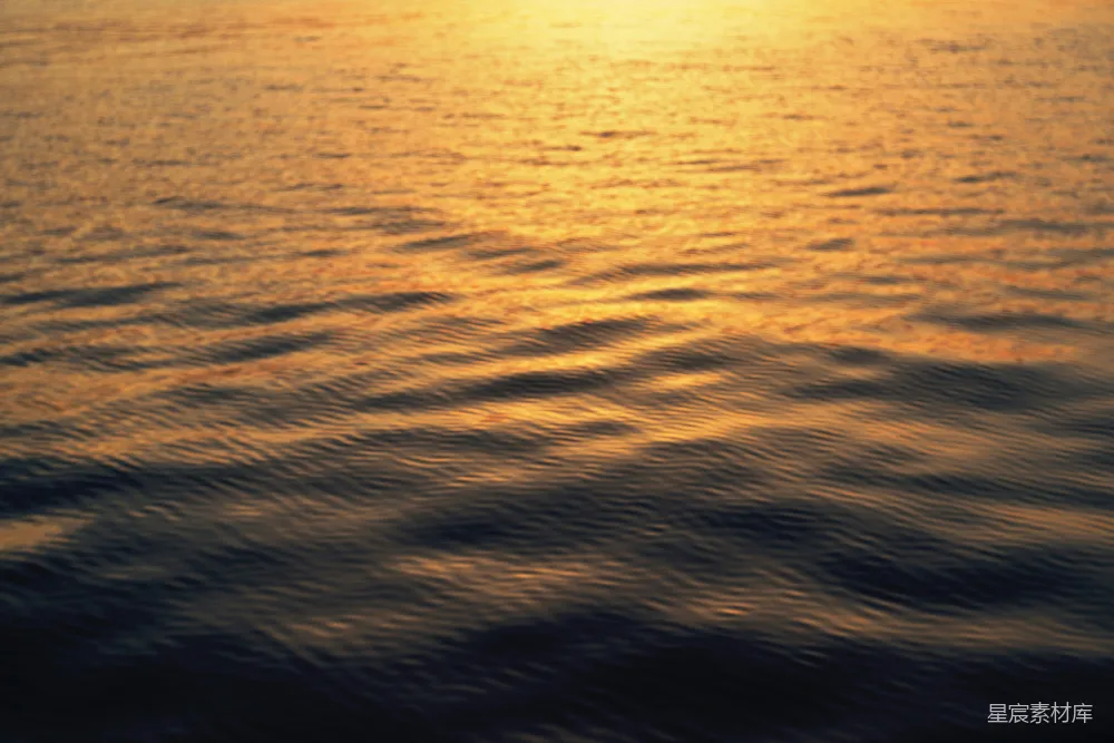 高清摄影  夕阳正在海面上落下