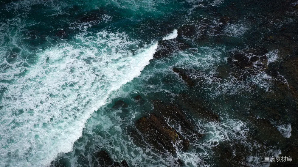 高清摄影 壁纸 自然 从鸟瞰视角看一片水域