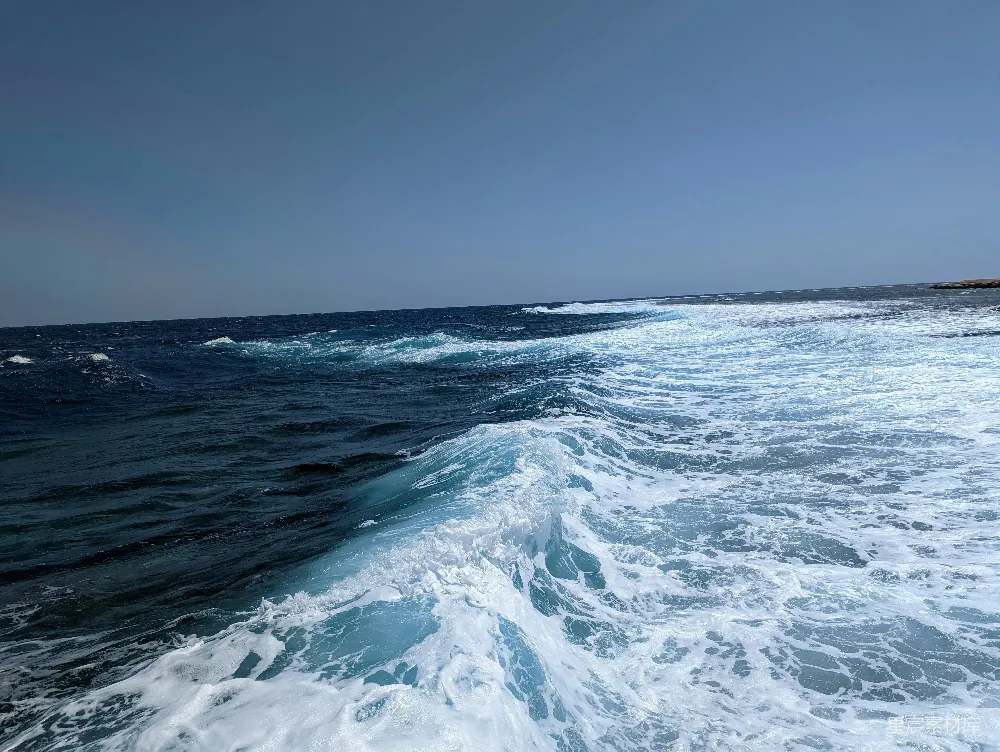 高清摄影  水面上的波浪