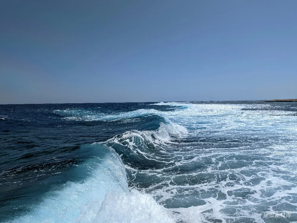 高清摄影  水面上的波浪