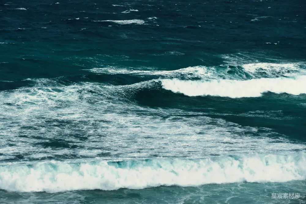高清摄影  海洋中的波浪