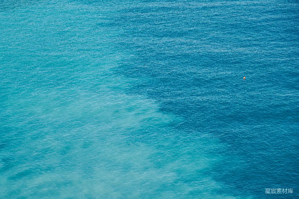 高清摄影  两种蓝色海水交汇