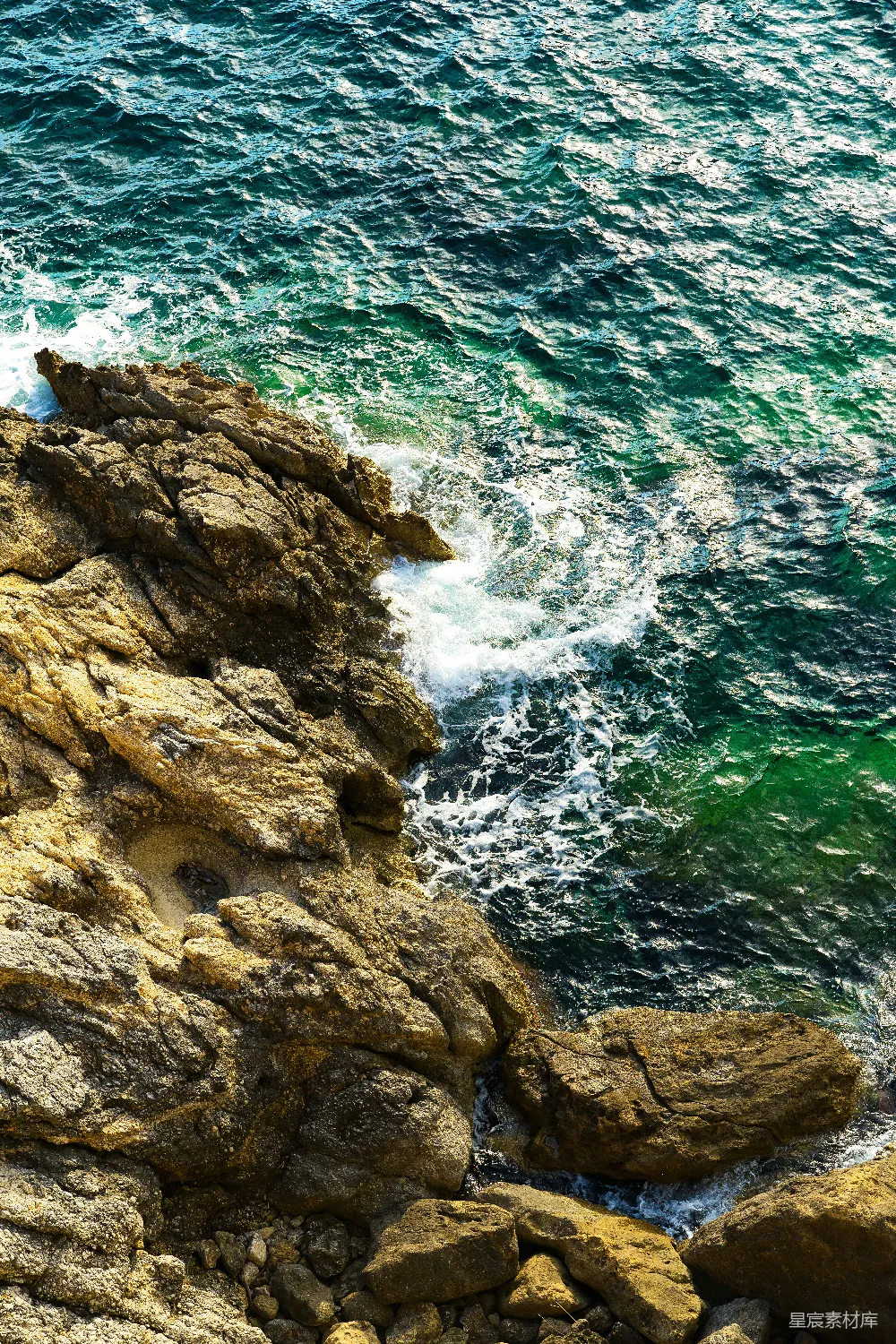 高清摄影  海洋中的岛屿海浪