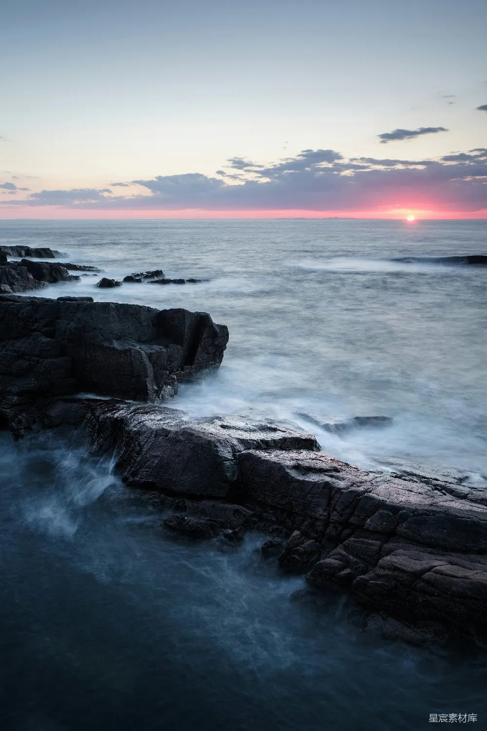 高清摄影  夕阳下的黑岩海岸