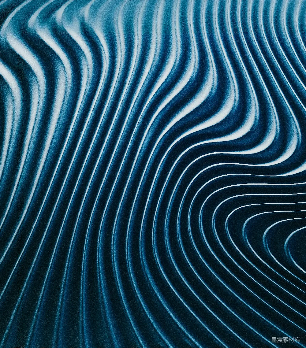 高清摄影 壁纸 实验性 带有纹理的蓝色表面，上面有流动的波浪线。