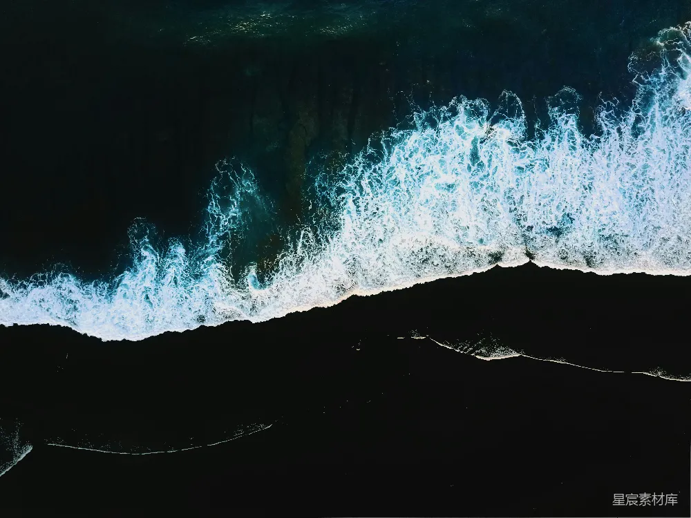 高清摄影  海洋的航拍图，波浪翻滚。