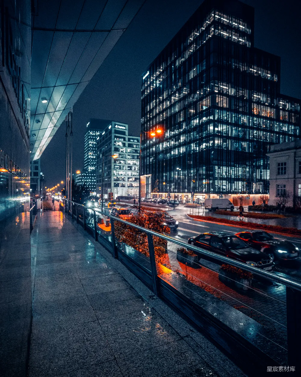 高清摄影 夜晚的城市街道上车流量很大