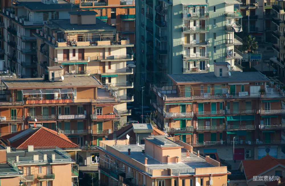 高清摄影  鸟瞰图，密集的城市建筑与阳台