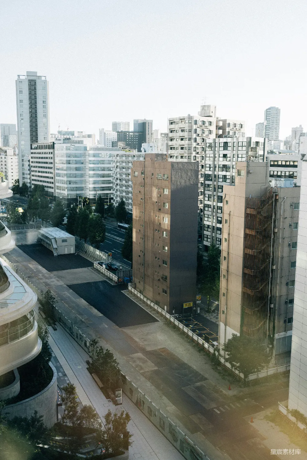 高清摄影  现代城市景观，拥有当代建筑和建筑物。