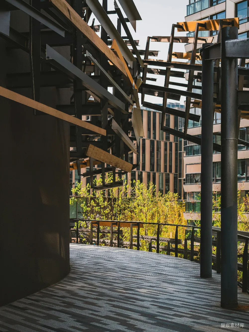 高清摄影  现代建筑结构，背景为城市建筑群