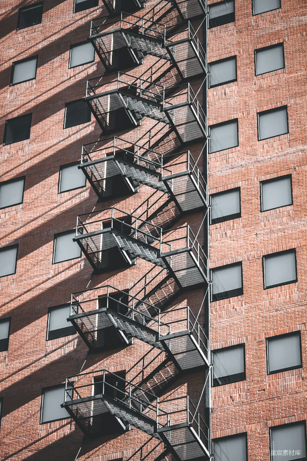 高清摄影  建筑物侧面的逃生梯