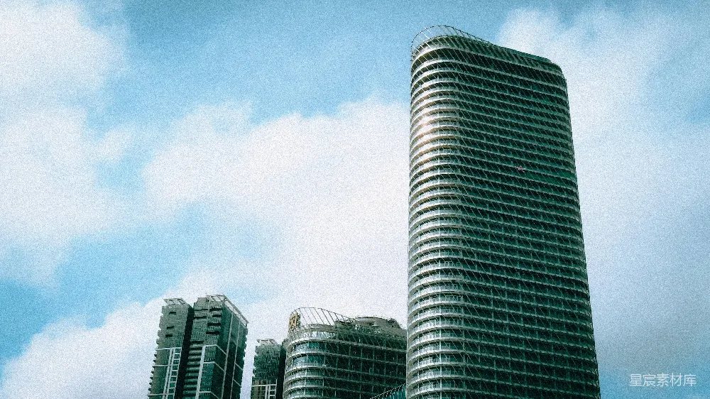 高清摄影  一座非常高的大楼矗立在城市中央。