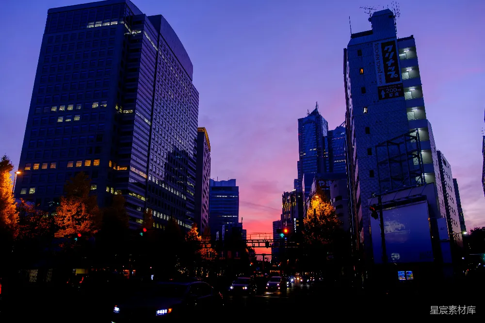 高清摄影  黄昏时分的城市景象，高楼林立。