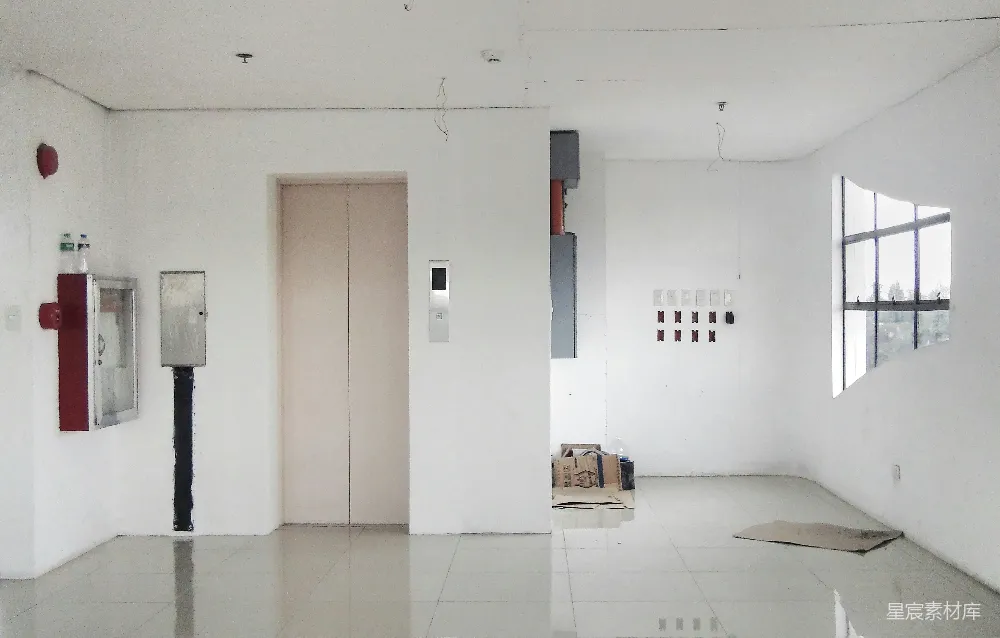 高清摄影  电梯门靠近水龙带柜