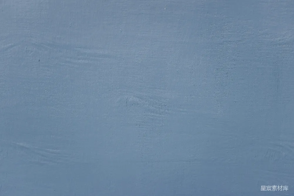 高清摄影  一个男人正在滑雪道上滑雪。