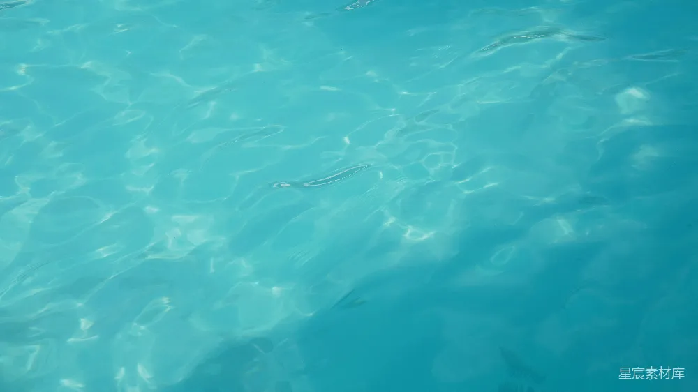 高清摄影  荡漾的碧蓝色水面映着阳光的倒影