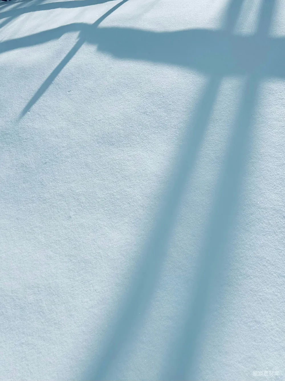 高清摄影  雪地上的影子