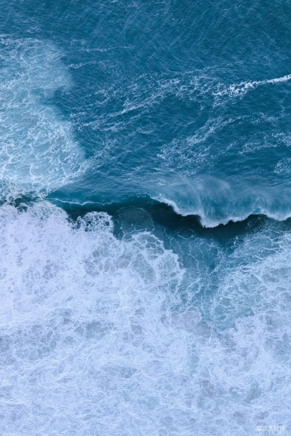 高清摄影  白天的蓝色海洋波浪