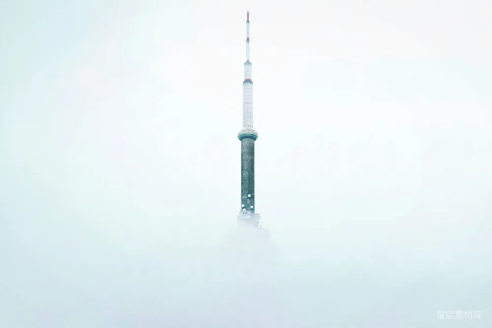 高清摄影  绿色和白色塔楼