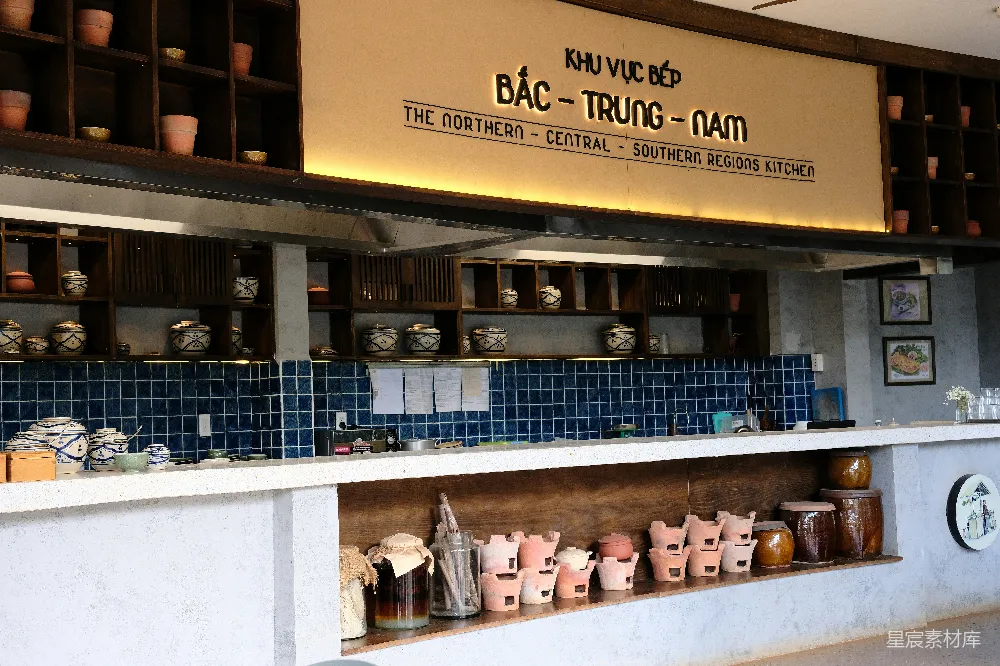 高清摄影  一家越南主题的餐厅厨房。