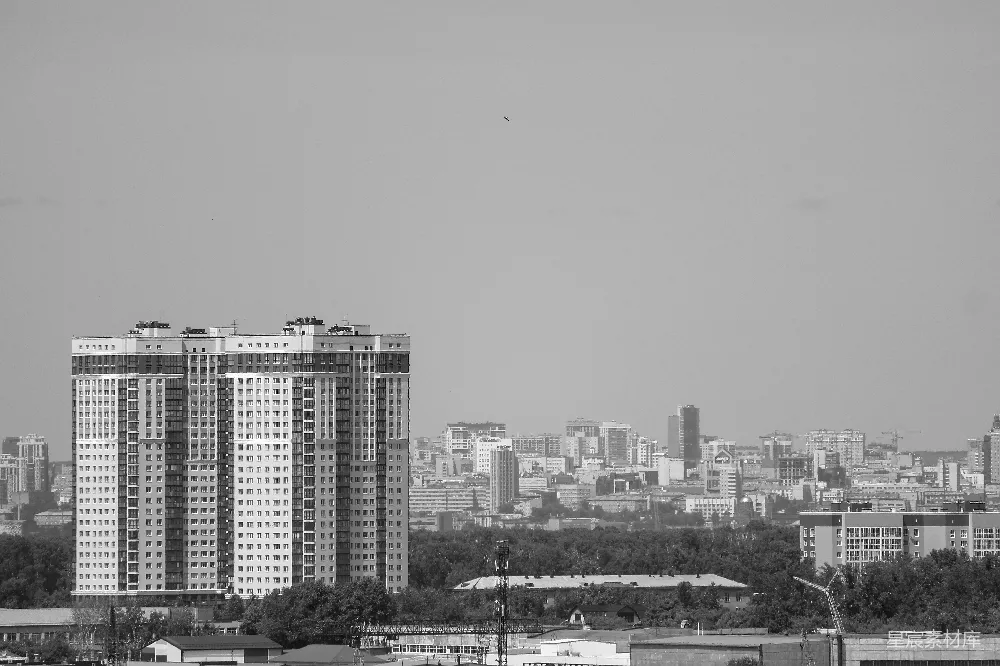 高清摄影  白天晴朗天空下的城市天际线