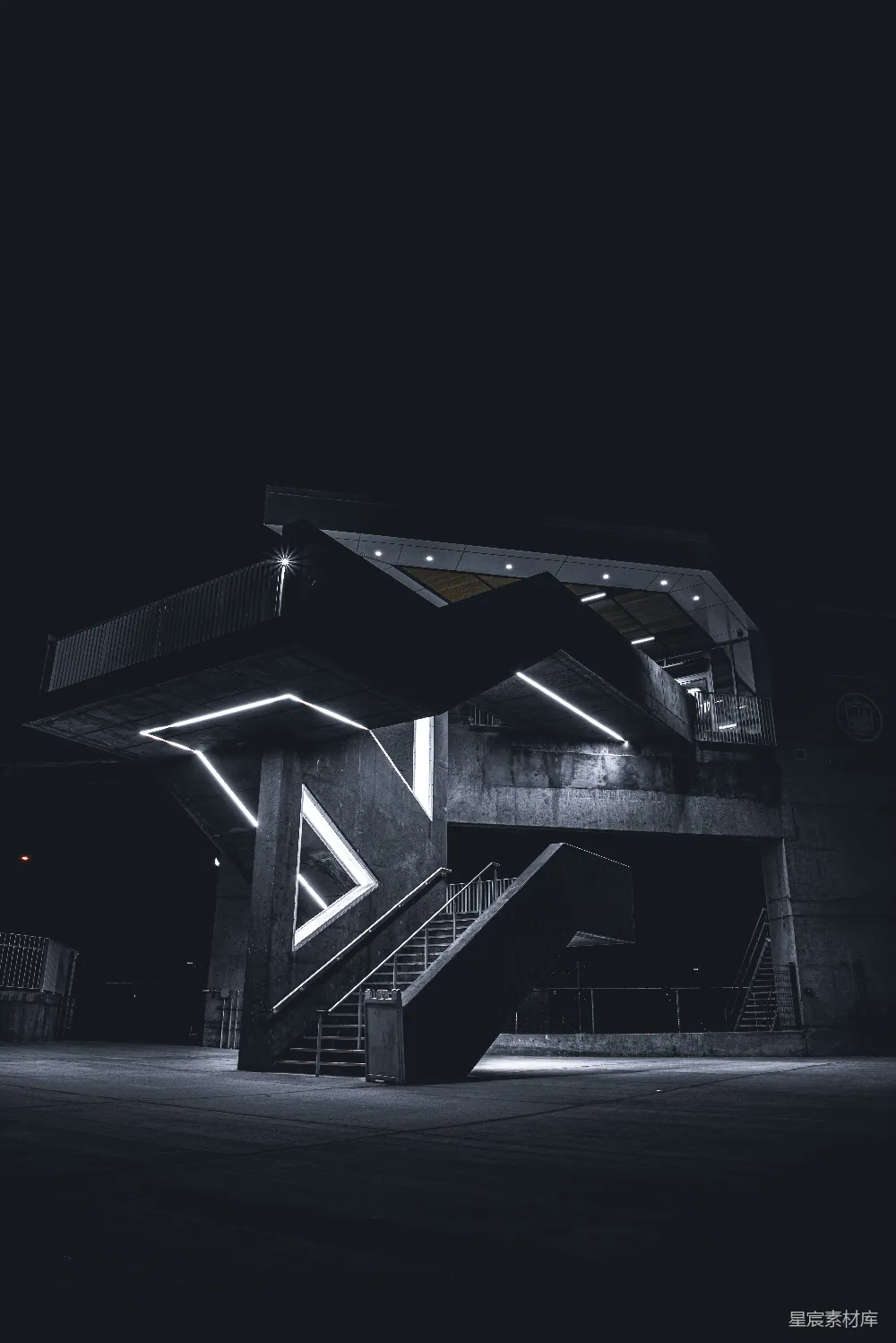 高清摄影  在夜间的黑白建筑