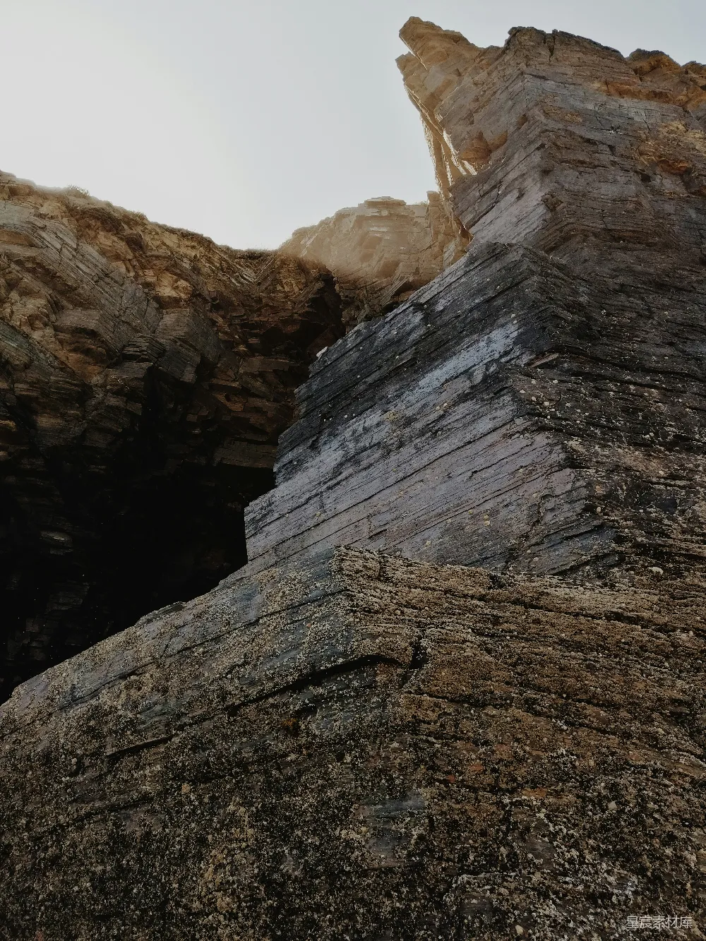 高清摄影 壁纸 旅行 自然 棕色的岩石山在白天。