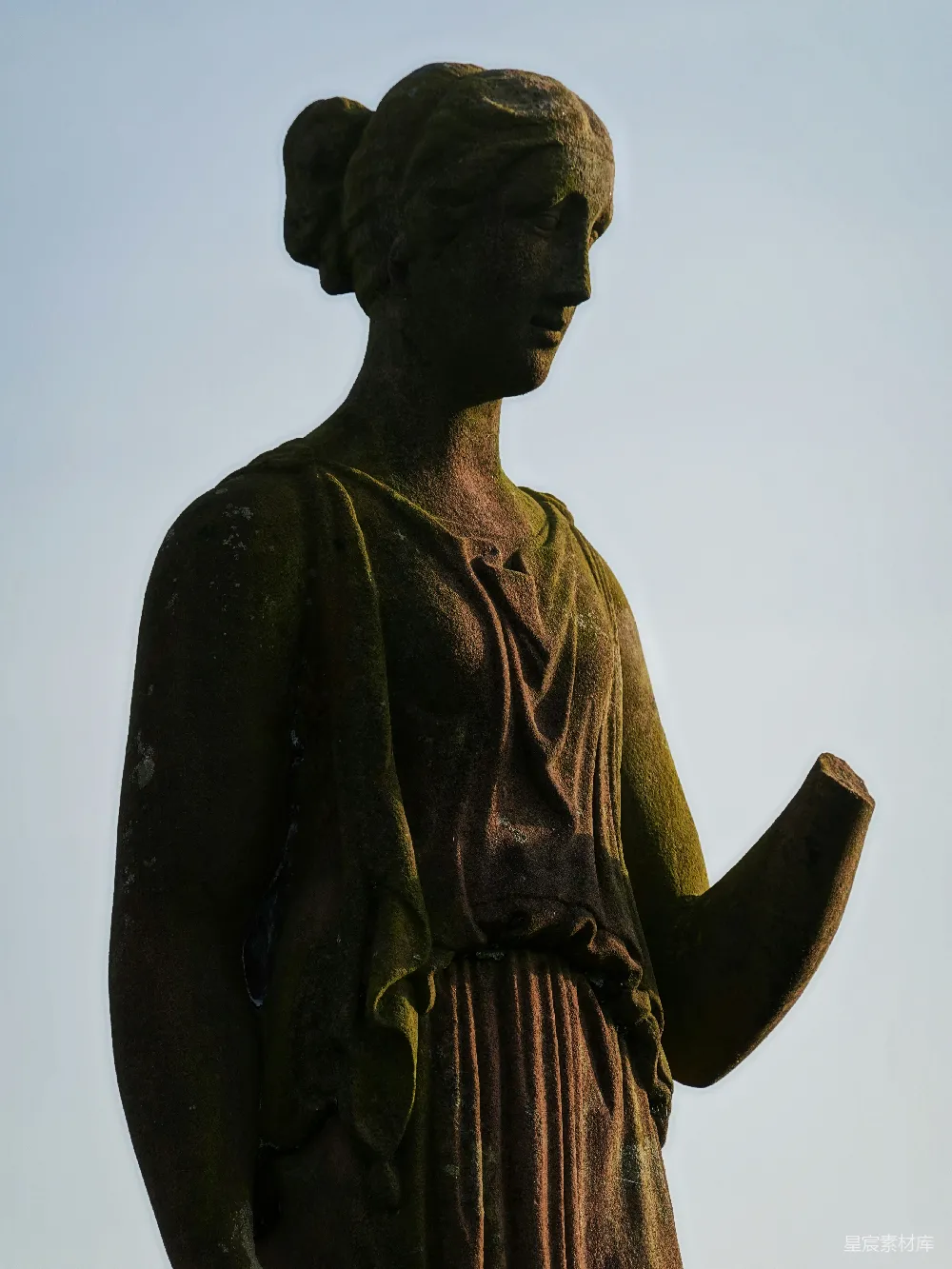 高清摄影  一只丢失了一只手臂的女人石雕