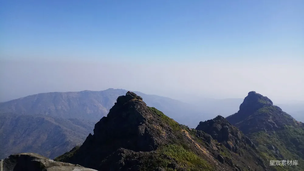 高清摄影  山脉与蓝天