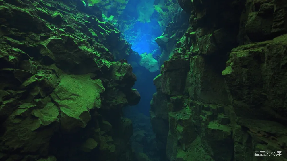 高清摄影  山中一条狭窄的隧道