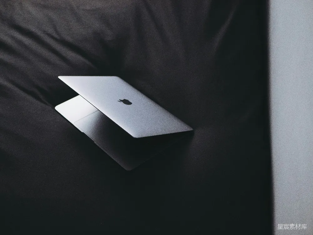 高清摄影  银色的MacBook