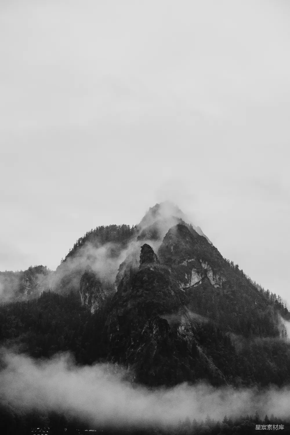 高清摄影  山的黑白摄影