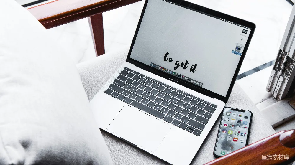 高清摄影  开启的 MacBook Pro