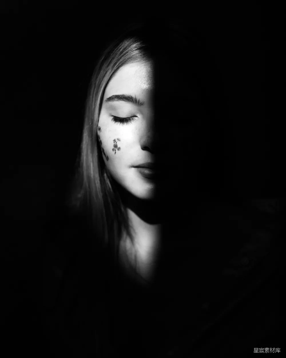 高清摄影  黑白摄影的女子