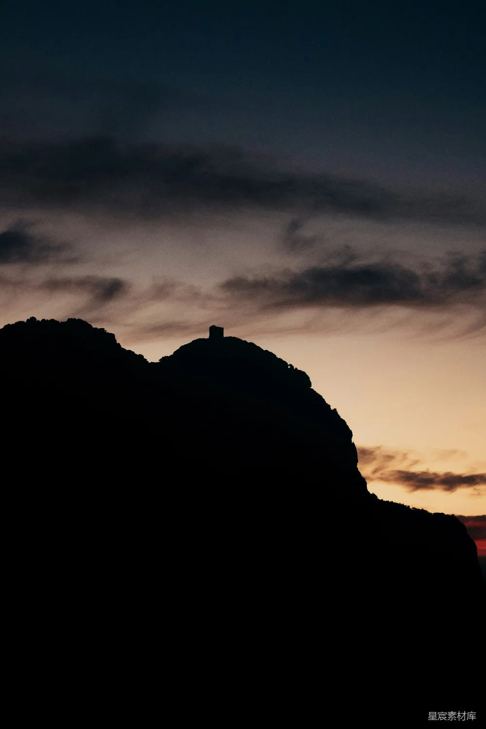 高清摄影 壁纸 夕阳下山峦的剪影
