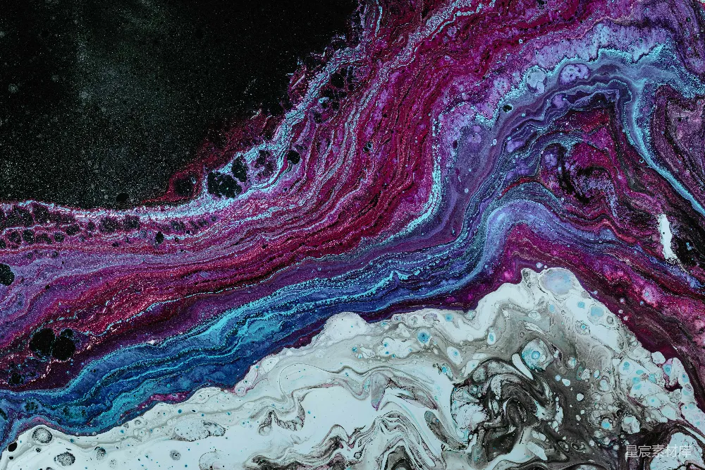 高清摄影  一幅带有黑色背景的画作特写。