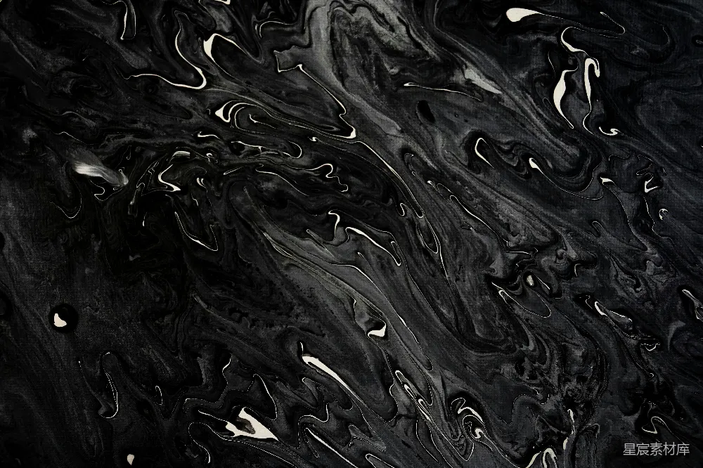 高清摄影  一张黑白照片中的水滴。