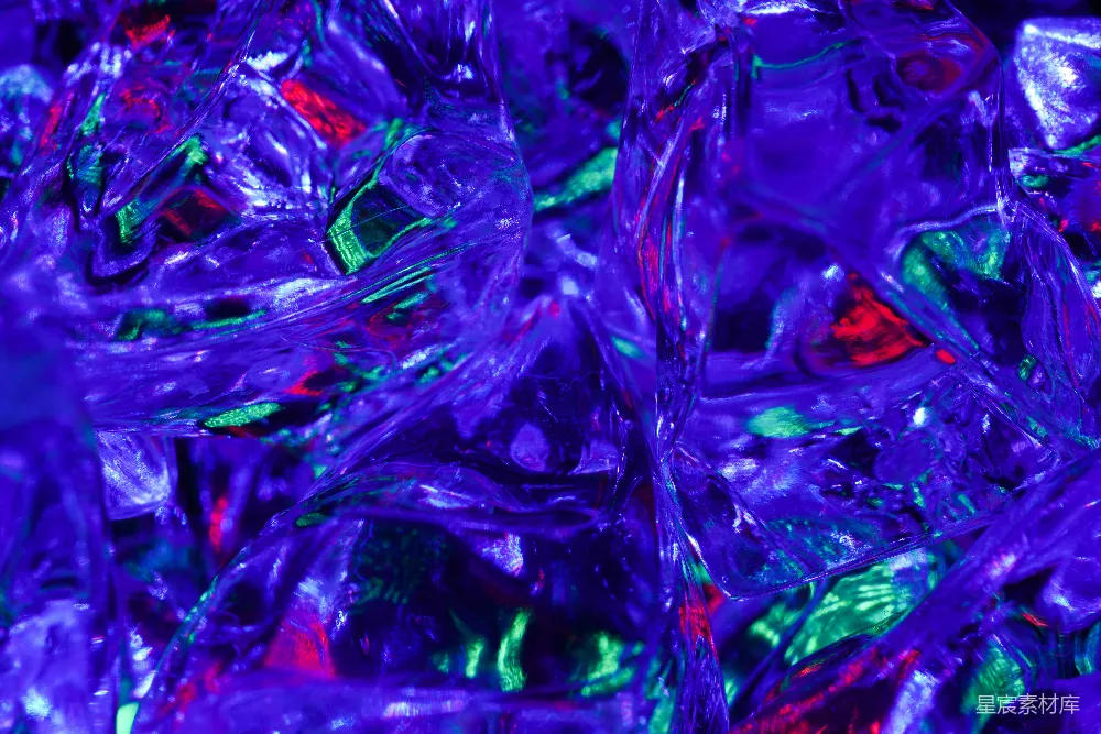 高清摄影  紫色和粉色玻璃装饰