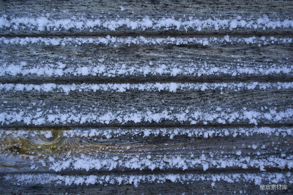 高清摄影  结满霜和雪的木板。