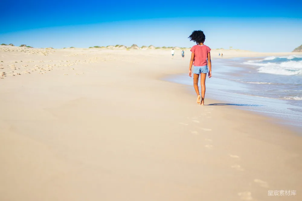 高清摄影 海滩 儿童 自然 休闲 夏日 海滩上的孩子