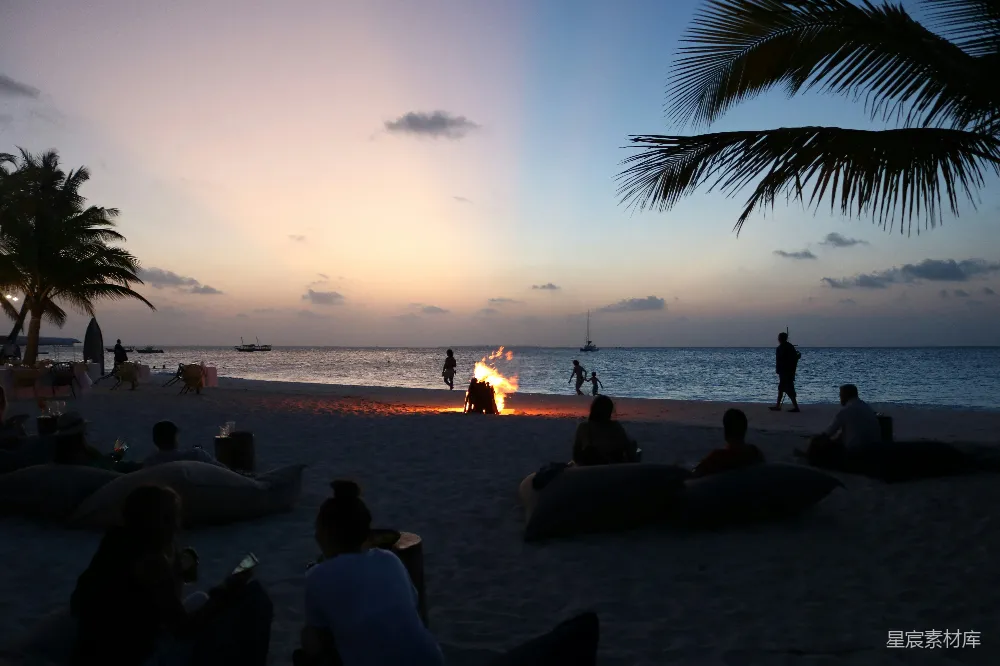 高清摄影 海滩 篝火 日落 休闲 度假 海滩上的篝火晚会