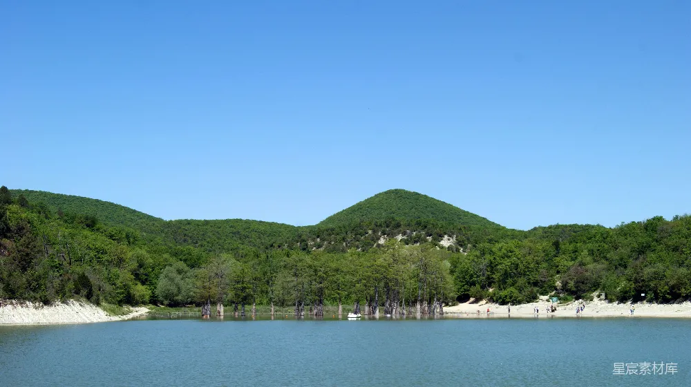 高清摄影 自然风光 清新 休闲 户外 宁静 湖畔青山绿树