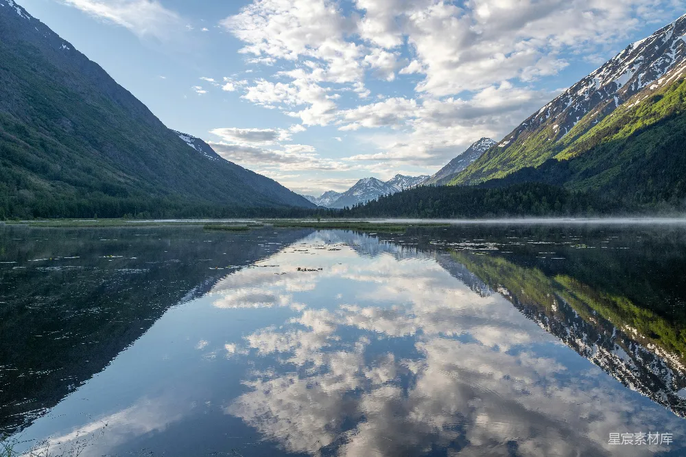 高清摄影 自然风光 宁静 倒影 山谷 湖景 宁静的山谷倒影湖