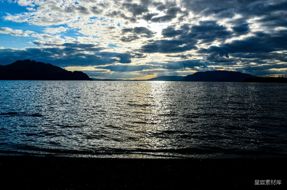 高清摄影 湖景 夕阳 宁静 自然风光 风景 夕阳下的宁静湖景