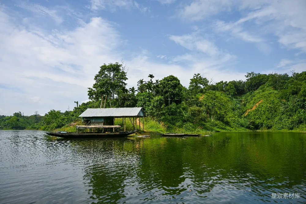 高清摄影 自然风光 宁静 湖畔 小屋 乡村 湖畔的小屋与宁静的自然风光