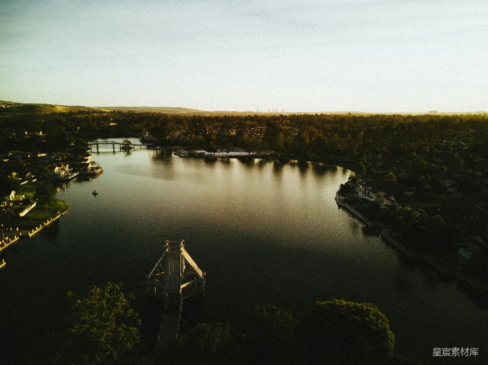 高清摄影 湖泊 黄昏 宁静 自然 风景 宁静湖畔的黄昏